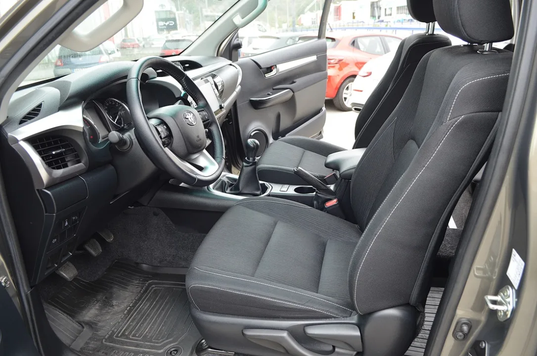 Toyota Hilux 2.4 D4D Cabina VX Comfort, miniatura 5