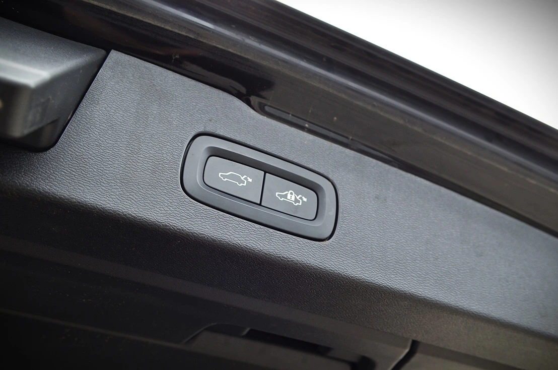 Volvo V60 2.0 D3 150cv R-Design Exclusive 5p, miniatura 18