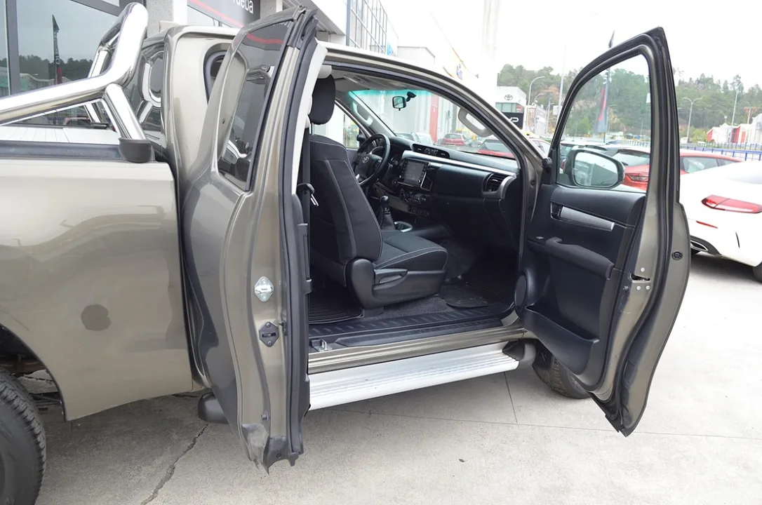 Toyota Hilux 2.4 D4D Cabina VX Comfort, miniatura 9
