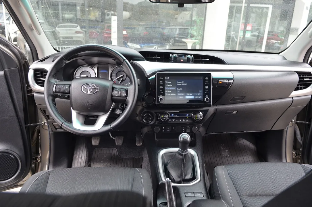Toyota Hilux 2.4 D4D Cabina VX Comfort, miniatura 6