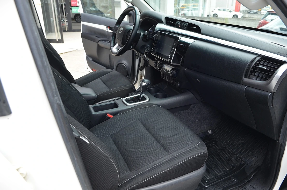 Toyota Hilux 4x4 2.4 D-4D Cabina Doble Automatico 5p, miniatura 7