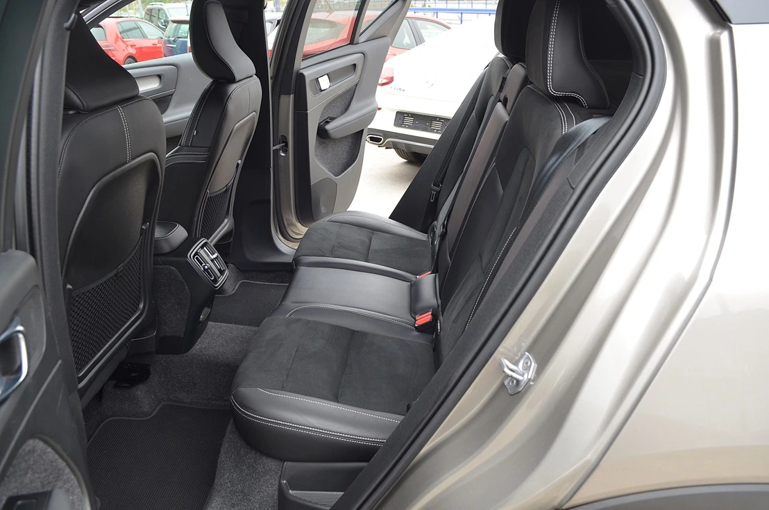 Volvo XC40 R-Design B5 197cv Hibrido, miniatura 8
