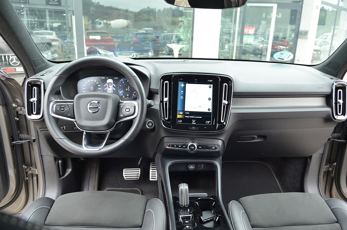 Volvo XC40 R-Design B5 197cv Hibrido, miniatura 6