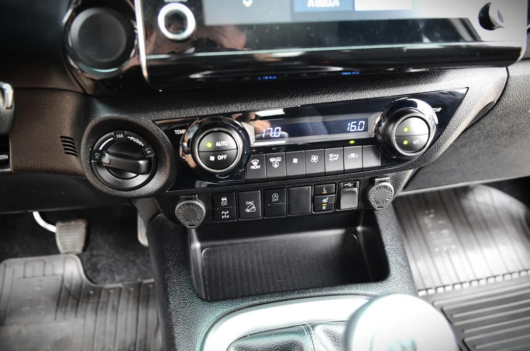 Toyota Hilux 2.4 D4D Cabina VX Comfort, miniatura 13