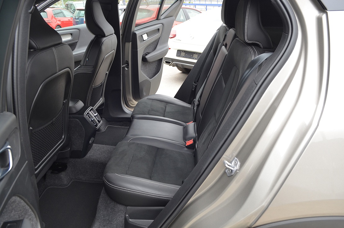 Volvo XC40 R-Design B5 197cv Hibrido, miniatura 8