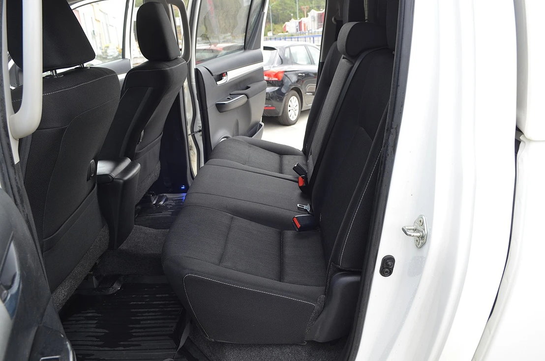 Toyota Hilux 4x4 2.4 D-4D Cabina Doble Automatico 5p, miniatura 8